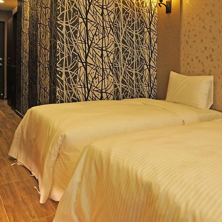 Maple Hotel Second Branch Tainan Dış mekan fotoğraf