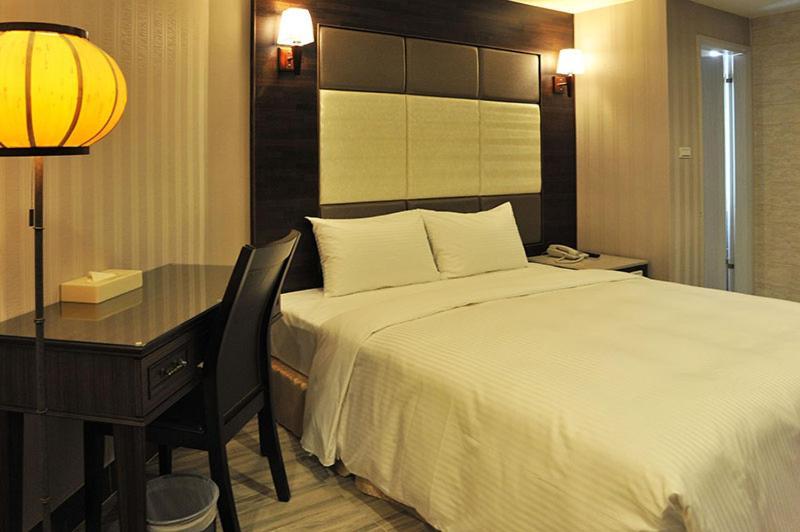 Maple Hotel Second Branch Tainan Dış mekan fotoğraf