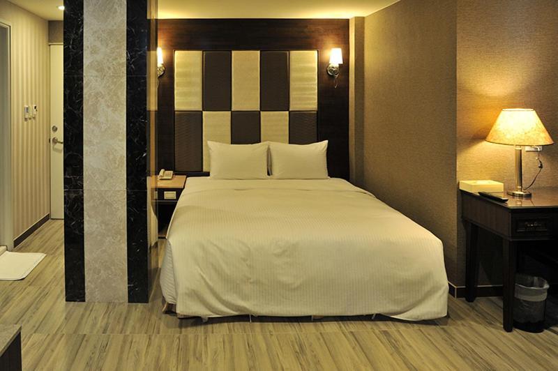 Maple Hotel Second Branch Tainan Dış mekan fotoğraf