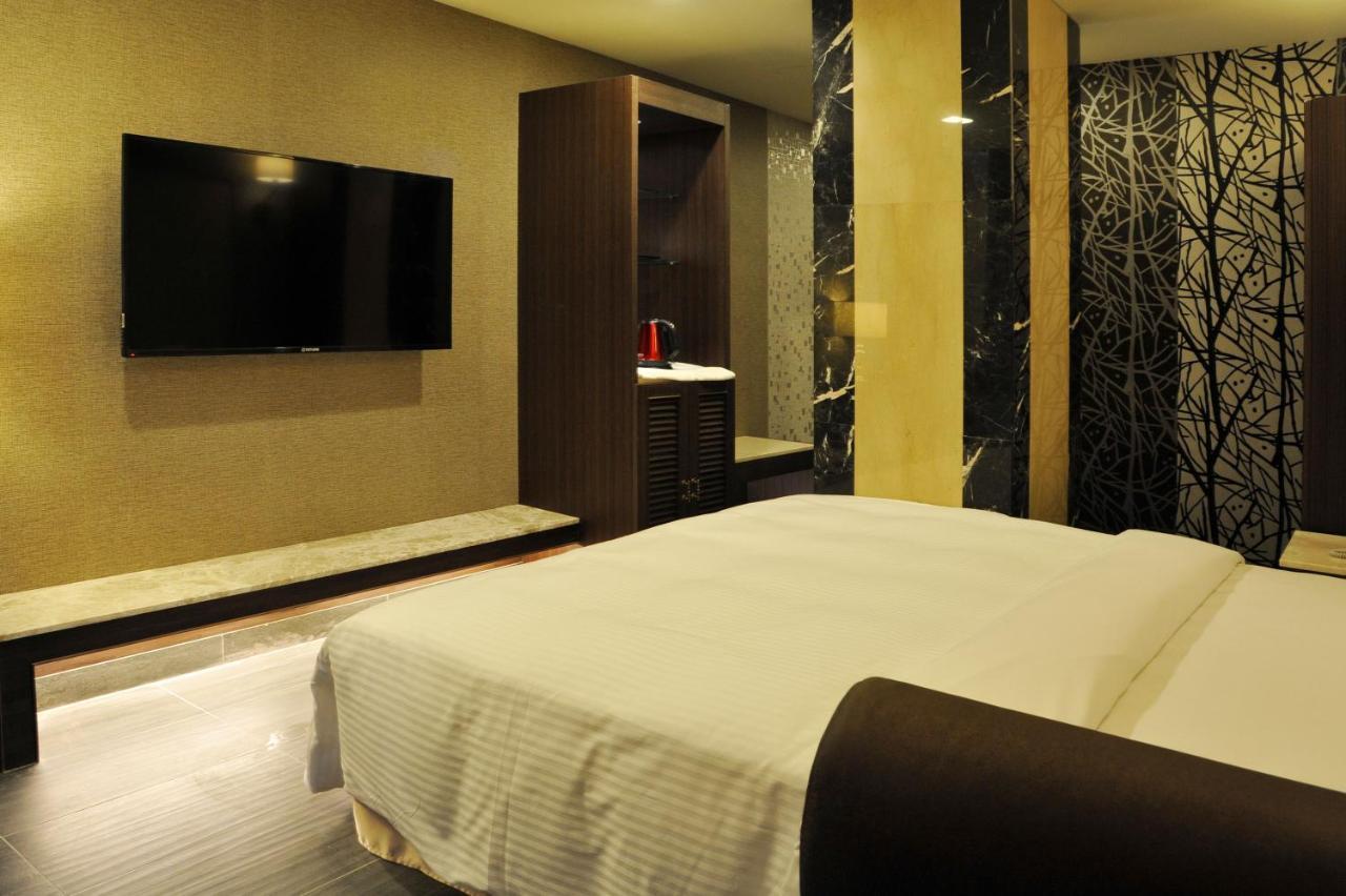 Maple Hotel Second Branch Tainan Dış mekan fotoğraf